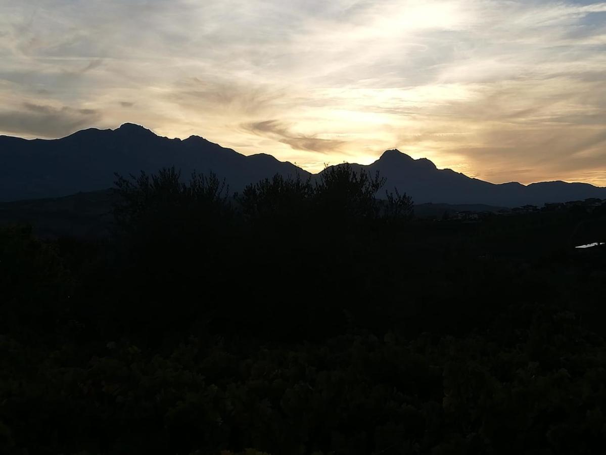 Lory Bed & Breakfast Elice ภายนอก รูปภาพ